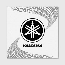Холст квадратный Yamaha speed на светлом фоне со следами шин, цвет: 3D-принт — фото 2