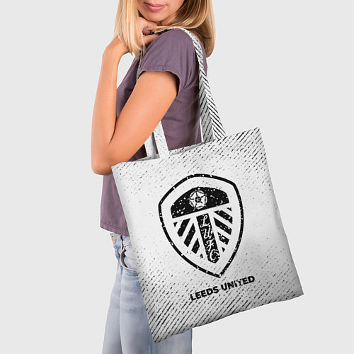 Сумка-шоппер Leeds United с потертостями на светлом фоне / 3D-принт – фото 3