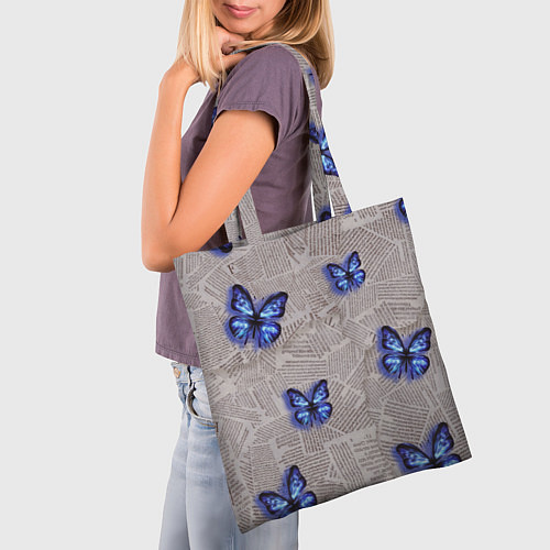 Сумка-шоппер Газетные обрывки и синие бабочки / 3D-принт – фото 3