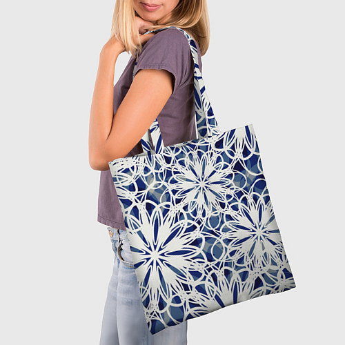 Сумка-шоппер Стилизованные цветы абстракция синее-белый / 3D-принт – фото 3
