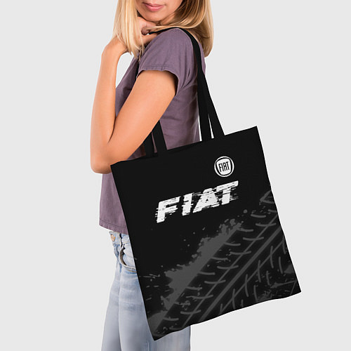 Сумка-шоппер Fiat speed на темном фоне со следами шин посередин / 3D-принт – фото 3