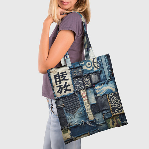 Сумка-шоппер Иероглифы на пэчворк дениме / 3D-принт – фото 3