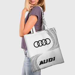 Сумка-шопер Audi speed на светлом фоне со следами шин по-центр, цвет: 3D-принт — фото 2