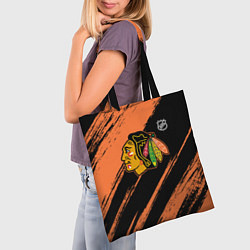 Сумка-шопер Чикаго Блэкхокс - фон с оранжевыми потертостами, цвет: 3D-принт — фото 2