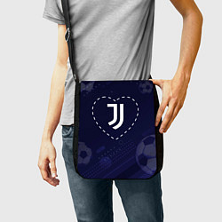 Сумка на плечо Лого Juventus в сердечке на фоне мячей, цвет: 3D-принт — фото 2