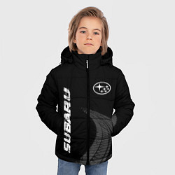 Куртка зимняя для мальчика Subaru speed на темном фоне со следами шин: надпис, цвет: 3D-черный — фото 2