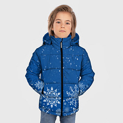 Куртка зимняя для мальчика Текстура снежинок на синем фоне, цвет: 3D-черный — фото 2