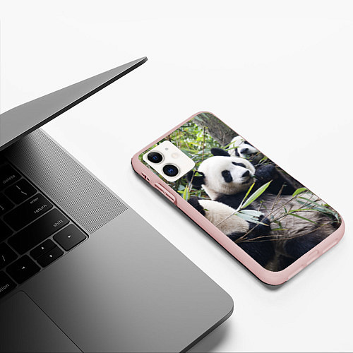 Чехол iPhone 11 матовый Семейка панд / 3D-Светло-розовый – фото 3
