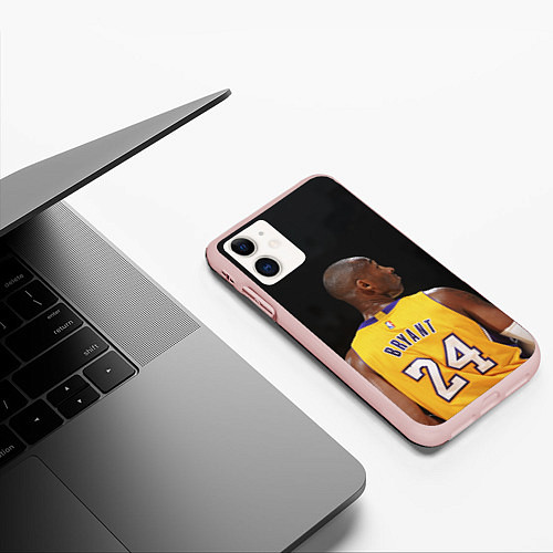 Чехол iPhone 11 матовый Kobe Bryant / 3D-Светло-розовый – фото 3