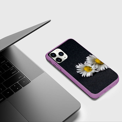 Чехол iPhone 11 Pro матовый Полевые ромашки / 3D-Фиолетовый – фото 3