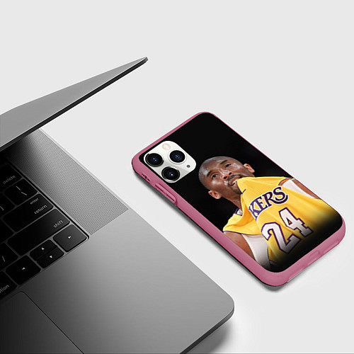 Чехол iPhone 11 Pro матовый Kobe Bryant / 3D-Малиновый – фото 3