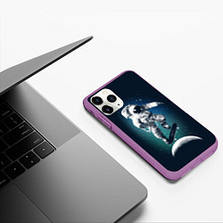 Чехол iPhone 11 Pro матовый Космический скейтбординг, цвет: 3D-фиолетовый — фото 2