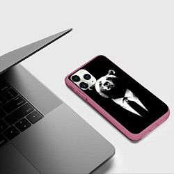 Чехол iPhone 11 Pro матовый Медведь бизнесмен, цвет: 3D-малиновый — фото 2