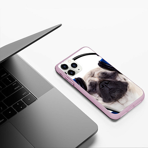 Чехол iPhone 11 Pro матовый Мопс в наушниках / 3D-Розовый – фото 3