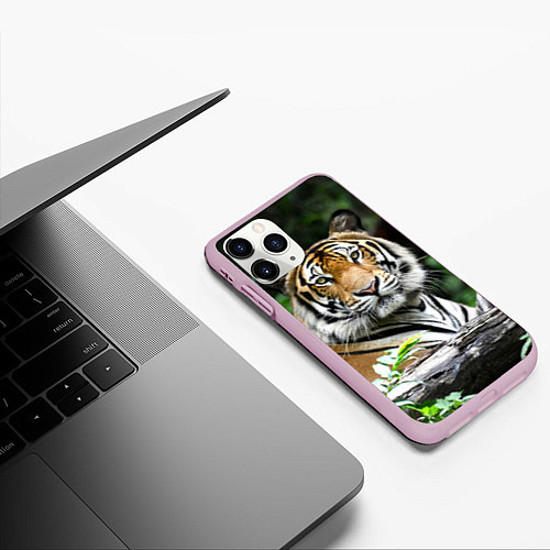 Чехол iPhone 11 Pro матовый Тигр в джунглях / 3D-Розовый – фото 3