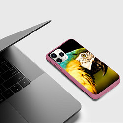 Чехол iPhone 11 Pro матовый Улыбка попугая, цвет: 3D-малиновый — фото 2