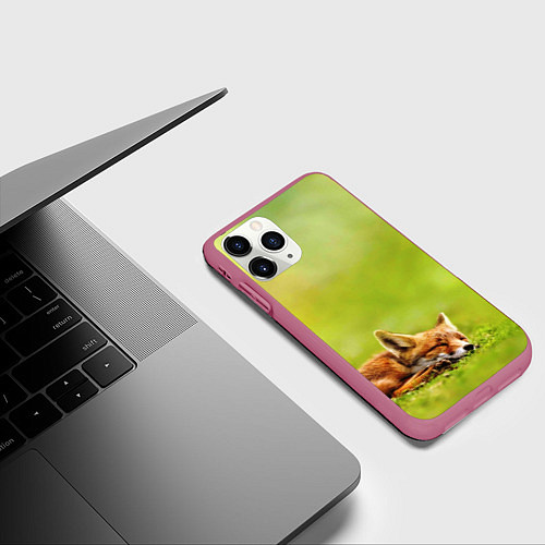 Чехол iPhone 11 Pro матовый Лисичка спит / 3D-Малиновый – фото 3