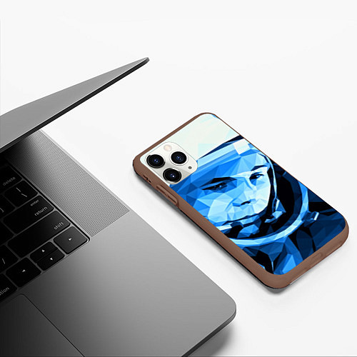 Чехол iPhone 11 Pro матовый Gagarin Art / 3D-Коричневый – фото 3
