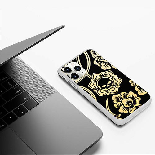 Чехол iPhone 11 Pro матовый Хохлома с черепом / 3D-Белый – фото 3