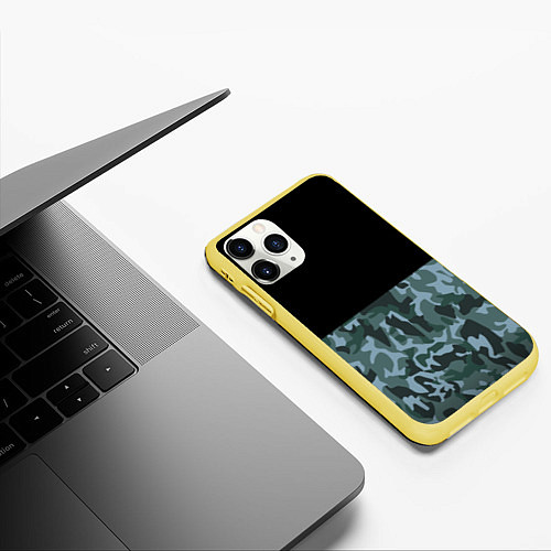 Чехол iPhone 11 Pro матовый Камуфляж: черный/синий / 3D-Желтый – фото 3