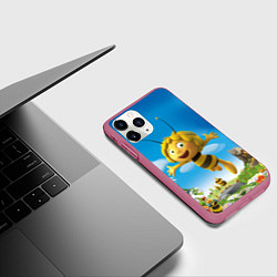 Чехол iPhone 11 Pro матовый Пчелка Майя, цвет: 3D-малиновый — фото 2