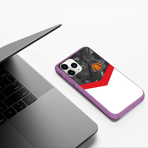 Чехол iPhone 11 Pro матовый Man United FC: Grey Polygons / 3D-Фиолетовый – фото 3