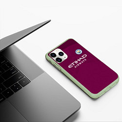 Чехол iPhone 11 Pro матовый Man City FC: Away 17/18, цвет: 3D-салатовый — фото 2