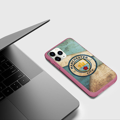 Чехол iPhone 11 Pro матовый FC Man City: Old Style / 3D-Малиновый – фото 3