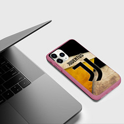 Чехол iPhone 11 Pro матовый FC Juventus: Old Style, цвет: 3D-малиновый — фото 2
