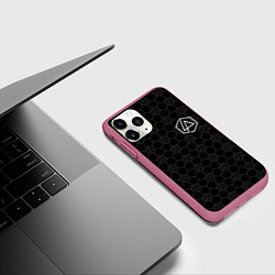 Чехол iPhone 11 Pro матовый Linkin Park: Black Carbon, цвет: 3D-малиновый — фото 2