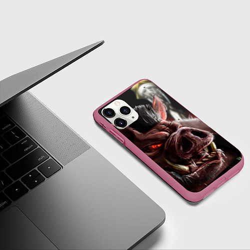Чехол iPhone 11 Pro матовый Duke Nukem Pig / 3D-Малиновый – фото 3