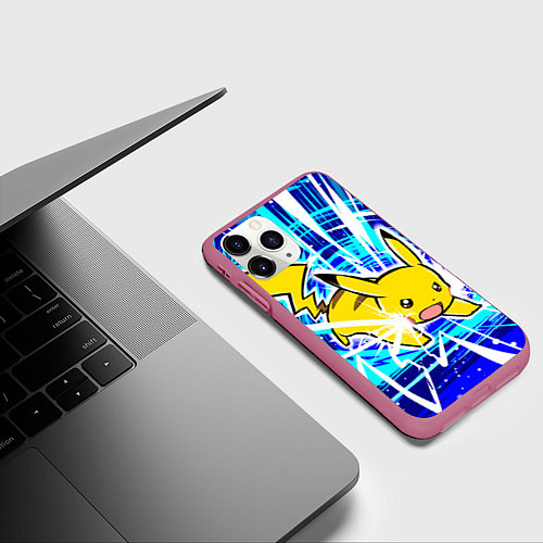 Чехол iPhone 11 Pro матовый Пикачу бежит с молниями / 3D-Малиновый – фото 3