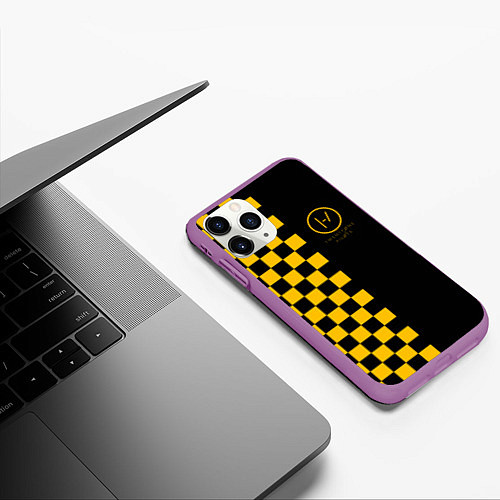 Чехол iPhone 11 Pro матовый 21 Pilots: Yellow Grid / 3D-Фиолетовый – фото 3