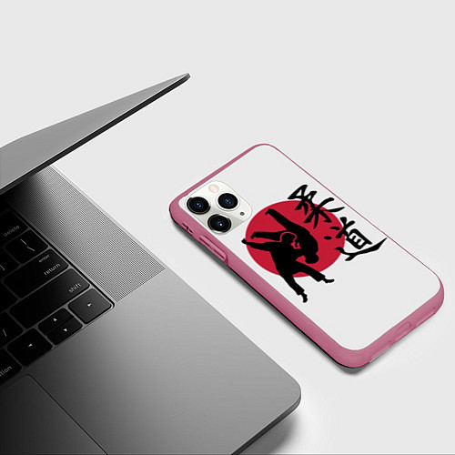 Чехол iPhone 11 Pro матовый Дзюдо бойцы / 3D-Малиновый – фото 3