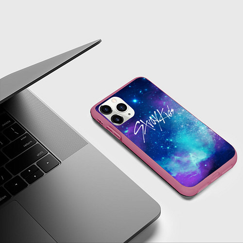 Чехол iPhone 11 Pro матовый STRAY KIDS / 3D-Малиновый – фото 3