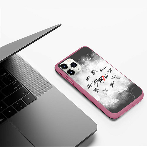 Чехол iPhone 11 Pro матовый STRAY KIDS / 3D-Малиновый – фото 3