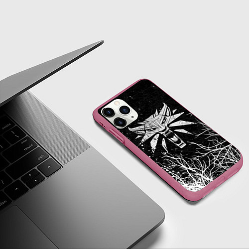 Чехол iPhone 11 Pro матовый ВЕДЬМАК / 3D-Малиновый – фото 3