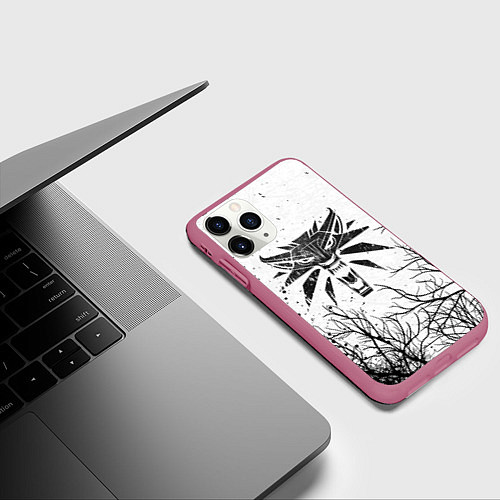 Чехол iPhone 11 Pro матовый ВЕДЬМАК / 3D-Малиновый – фото 3