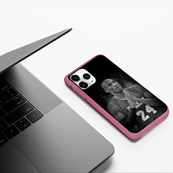 Чехол iPhone 11 Pro матовый Коби Брайант, цвет: 3D-малиновый — фото 2