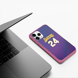 Чехол iPhone 11 Pro матовый Los Angeles Lakers Kobe Brya, цвет: 3D-малиновый — фото 2