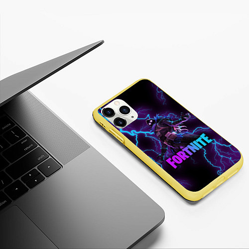 Чехол iPhone 11 Pro матовый FORTNITE RAVEN / 3D-Желтый – фото 3