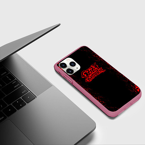 Чехол iPhone 11 Pro матовый Ozzy Osbourne / 3D-Малиновый – фото 3