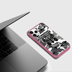 Чехол iPhone 11 Pro матовый Автомобильные войска камуфляж, цвет: 3D-малиновый — фото 2