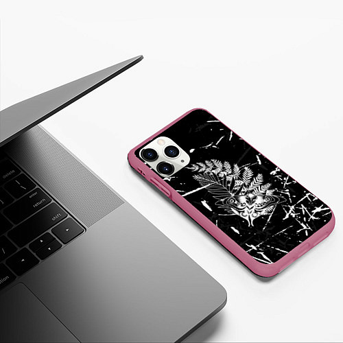 Чехол iPhone 11 Pro матовый ЛАСТ ОФ АС ТАТУ ЭЛЛИ / 3D-Малиновый – фото 3