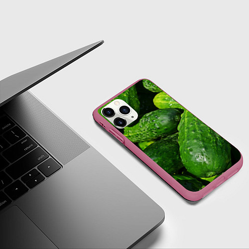 Чехол iPhone 11 Pro матовый Огурцы / 3D-Малиновый – фото 3