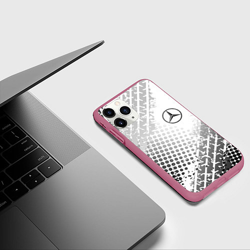 Чехол iPhone 11 Pro матовый Mercedes-Benz / 3D-Малиновый – фото 3