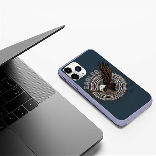 Чехол iPhone 11 Pro матовый Летящий орёл / 3D-Светло-сиреневый – фото 3