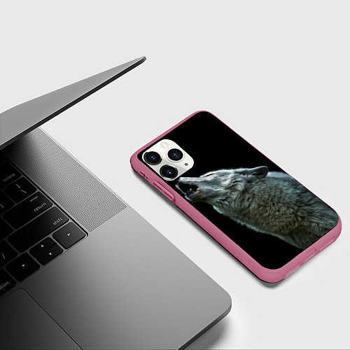 Чехол iPhone 11 Pro матовый Воющий волк / 3D-Малиновый – фото 3