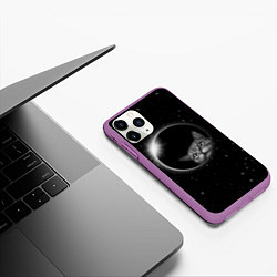 Чехол iPhone 11 Pro матовый Кот в Космосе, цвет: 3D-фиолетовый — фото 2