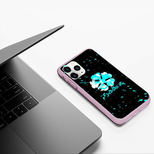 Чехол iPhone 11 Pro матовый Черный клевер / 3D-Розовый – фото 3